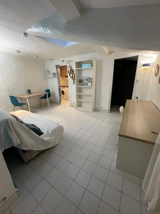 Appartement à louer, 2 pièces - Aix-en-Provence 13100