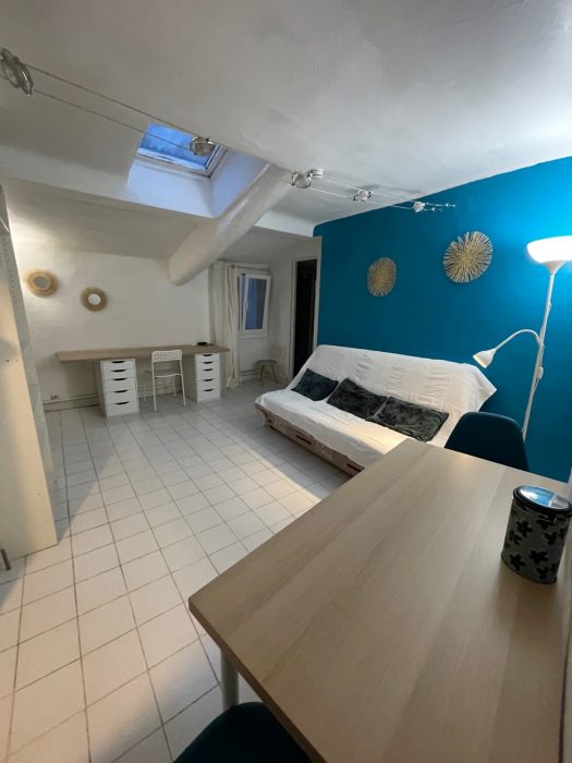 Appartement à louer, 2 pièces - Aix-en-Provence 13100