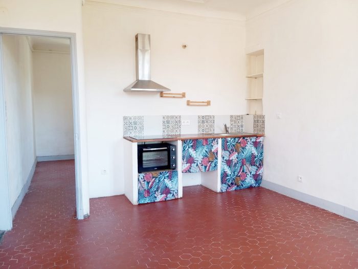 Appartement à louer, 2 pièces - Marseille 13015