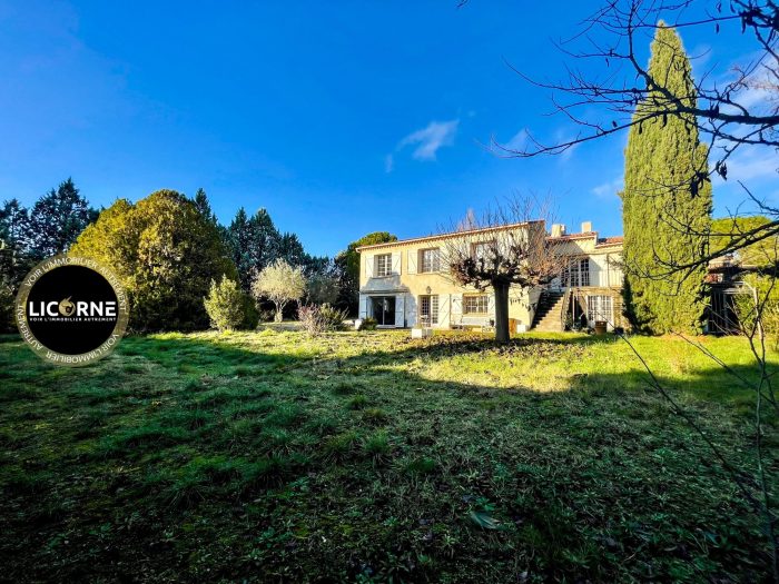 Maison traditionnelle à vendre, 6 pièces - Aix-en-Provence 13100
