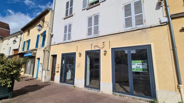 Local commercial à louer, 49 m² - Maule 78580