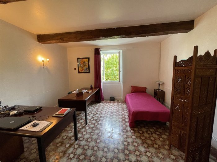 Photo Superbe maison de maitre avec appartement et dependances, vue Pyrénées image 17/31