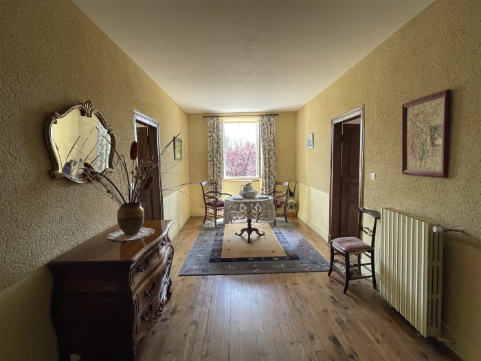 Photo Superbe maison de maitre avec appartement et dependances, vue Pyrénées image 2/31