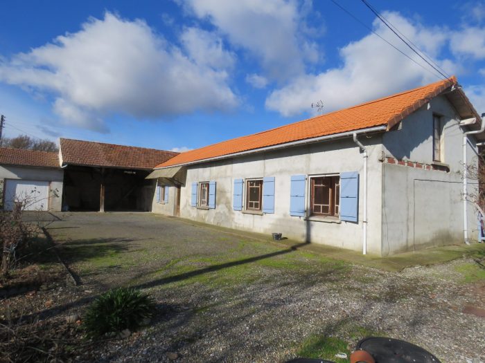 Old house for sale, 5 rooms - Castelnau-Magnoac 65230