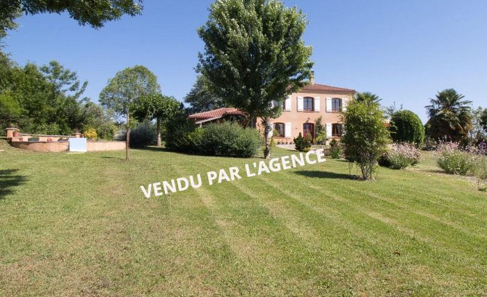 Contemporary house for sale, 6 rooms - Villecomtal-sur-Arros 32730