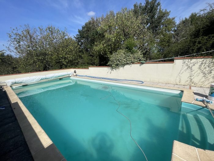 Photo Jolie maison avec piscine sur 1.7ha image 7/54