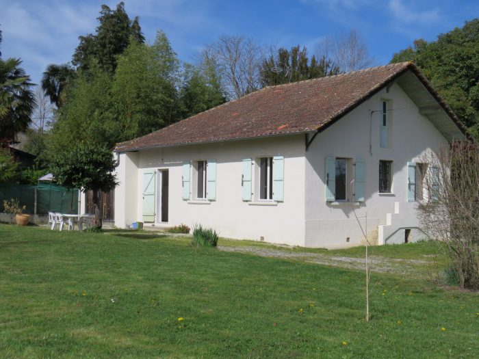 Single storey house for sale, 5 rooms - Castelnau-Magnoac 65230