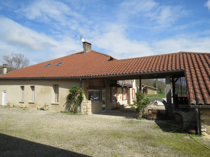 Traditioneel huis te koop, 8 onderdelen - Monléon-Magnoac 65670
