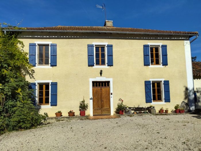 Country house for sale, 8 rooms - Seissan 32260