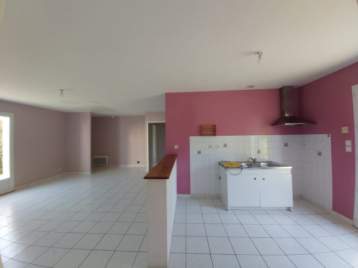 Maison individuelle à vendre, 4 pièces - la chaize le vicomte 85310