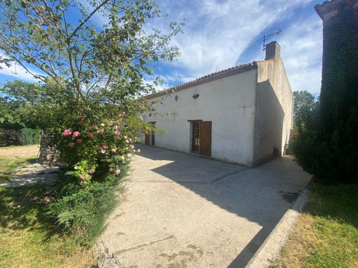 Maison ancienne à vendre, 9 pièces - Rosnay 85320