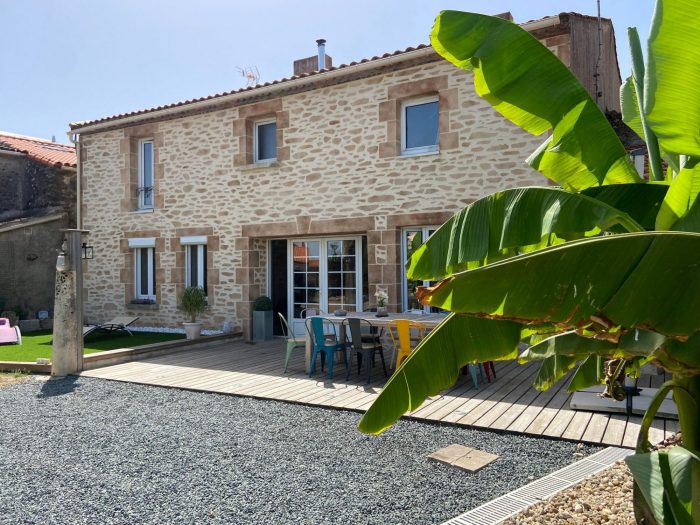 Maison individuelle à vendre, 7 pièces - La Chaize-le-Vicomte 85310