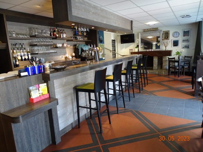 Restaurant, bar à vendre, 250 m² 100 places - Vitré 35500