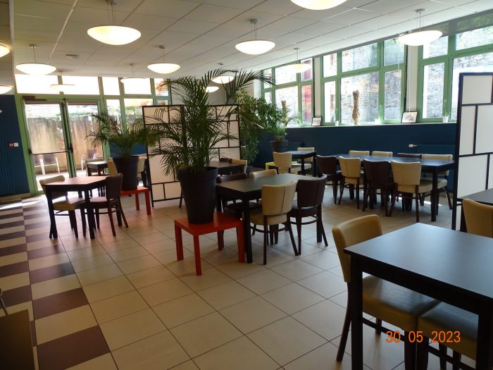 Restaurant, bar à vendre, 250 m² 100 places - Vitré 35500