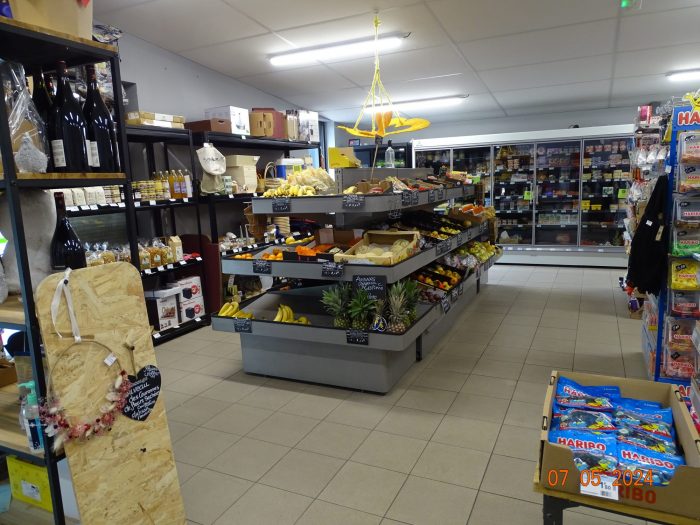 Commerce d'alimentation à vendre, 200 m² - Laval 53000