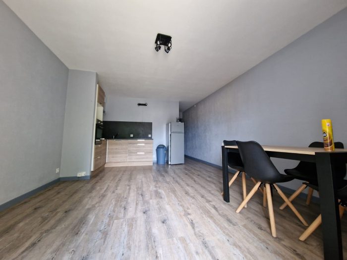 Appartement à louer, 2 pièces - Digne-les-Bains 04000