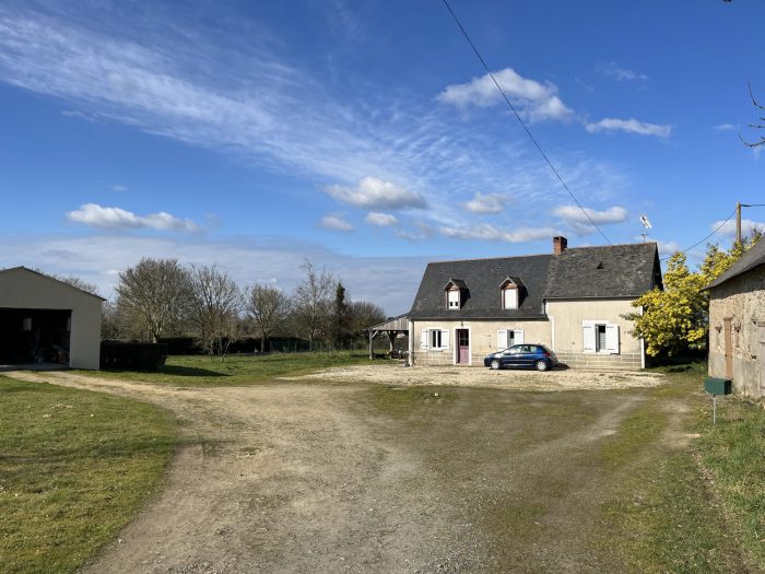 Maison de campagne située sur l'axe Château-Gontier / Craon