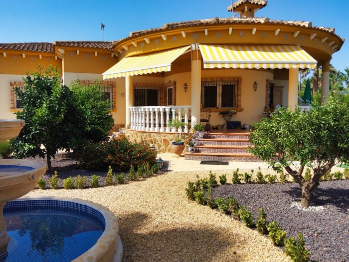 Finca, villa, maison de campagne à vendre en Espagne