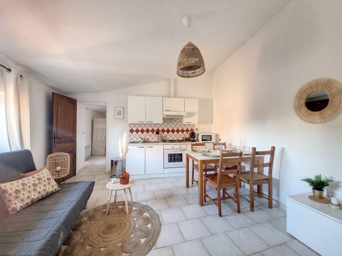 Appartement à louer, 2 pièces - Mirabeau 84120