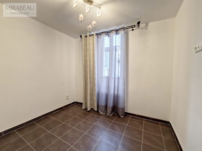 Appartement à louer, 3 pièces - La Motte-d'Aigues 84240
