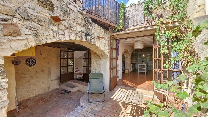 Maison à vendre, 4 pièces - Peypin-d'Aigues 84240