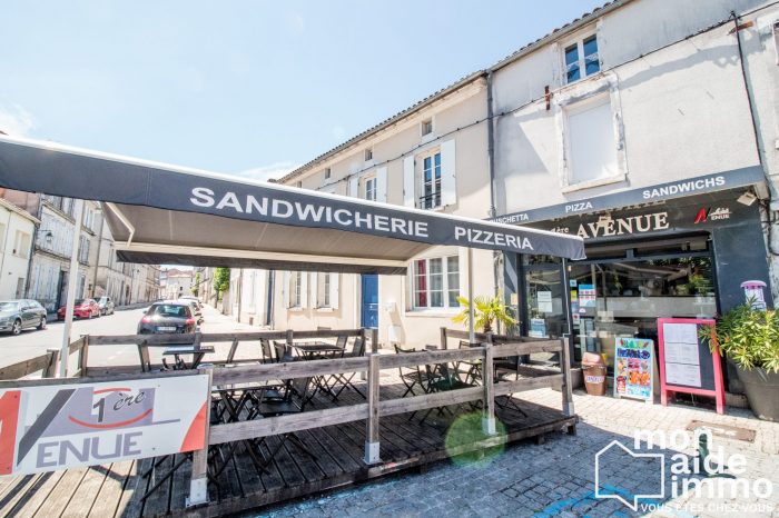 Restaurant, bar à vendre, 215 m² 20 places - Barbezieux-Saint-Hilaire 16300