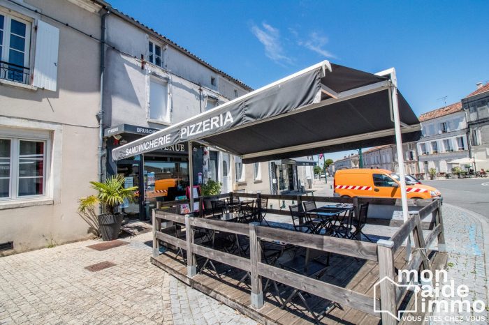 Restaurant, bar à vendre, 215 m² 20 places - Barbezieux-Saint-Hilaire 16300