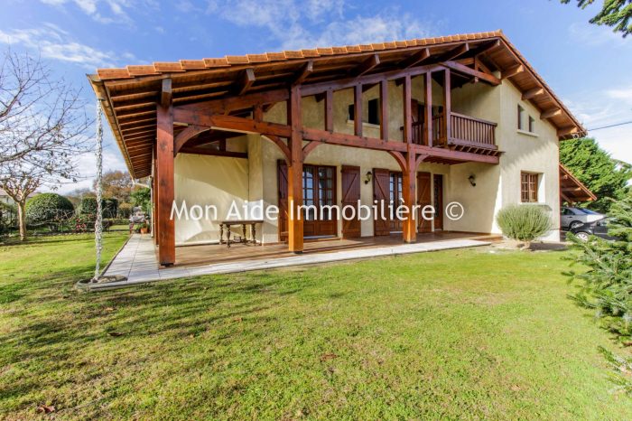 Maison à vendre, 7 pièces - Mont-de-Marsan 40000