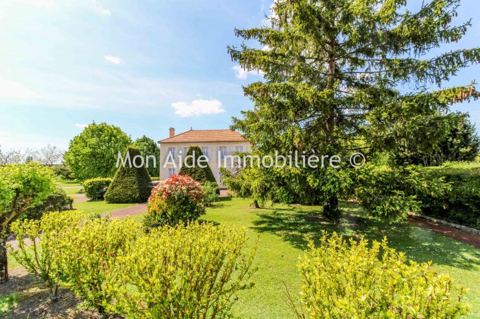 Maison à vendre, 6 pièces - Neuillac 17520