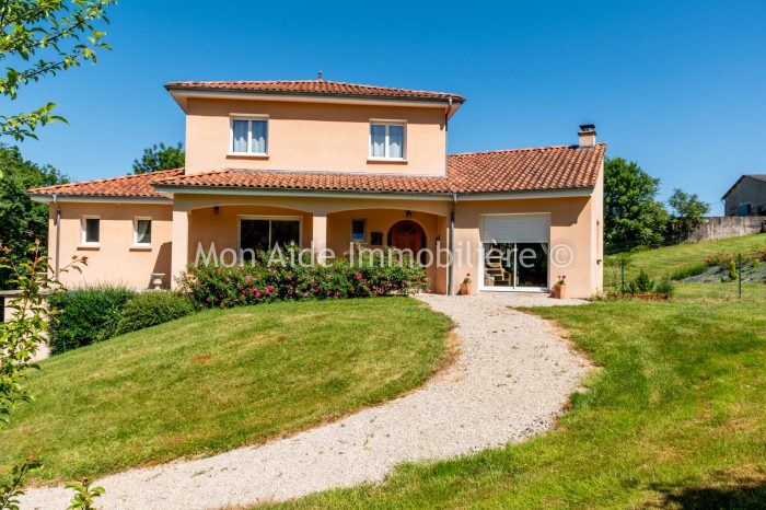 Villa à vendre, 6 pièces - Firmi 12300