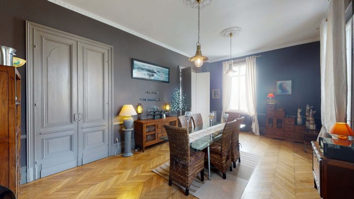 Maison bourgeoise à vendre, 8 pièces - Latresne 33360