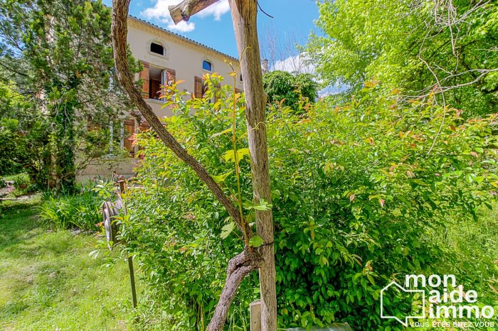 Photo Très belle Girondine sur  un remarquable jardin arboré de plus de 7000m² image 18/50