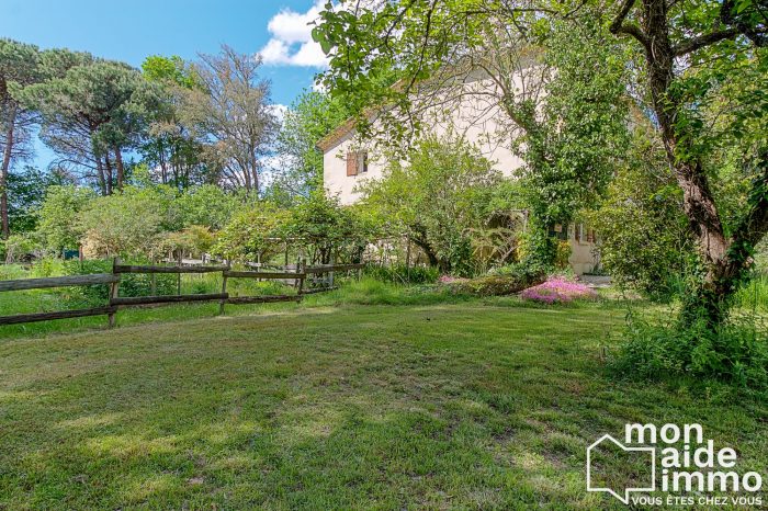 Photo Très belle Girondine sur  un remarquable jardin arboré de plus de 7000m² image 26/50
