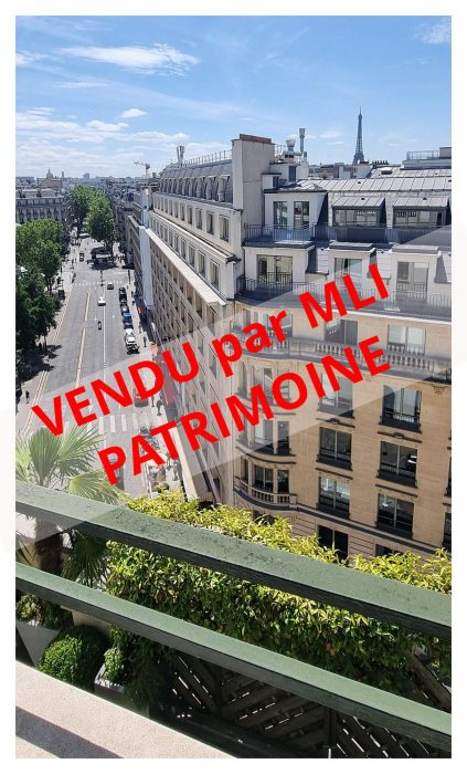 Appartement T4 de 105 m2 avec cave. Paris VIII ème- Vue Tour Eiffel. Ascenseur et gardien