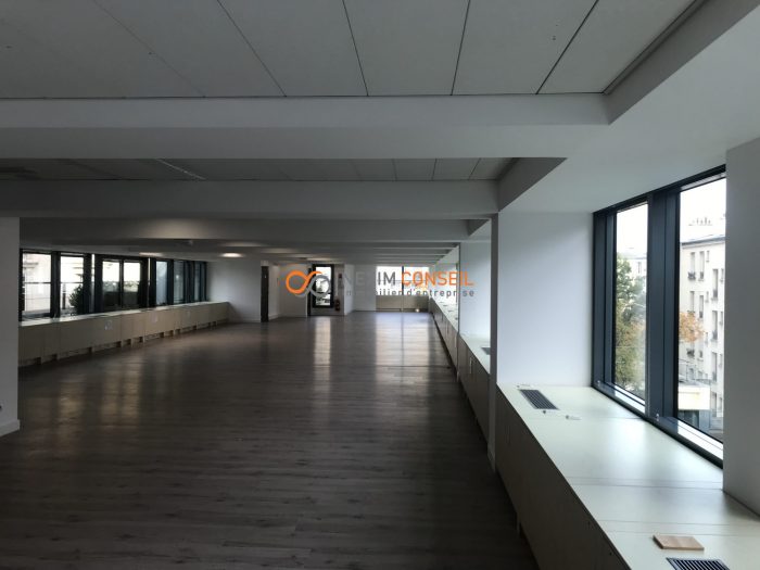 Bureau à louer, 261 m² - Levallois-Perret 92300