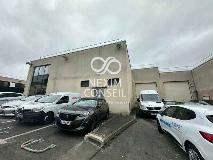 Entrepôt à louer, 334 m² - Saint-Ouen 93400