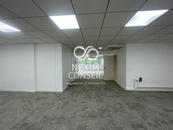 Bureau à louer, 160 m² - Courbevoie 92400