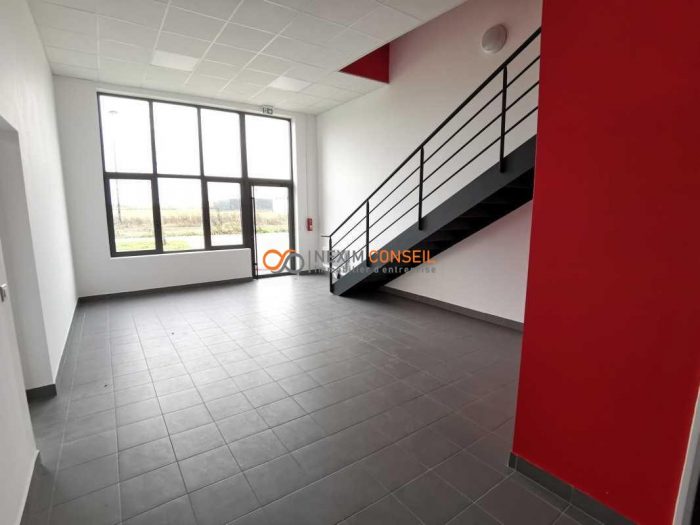 Local professionnel à vendre, 421 m² - Moissy-Cramayel 77550
