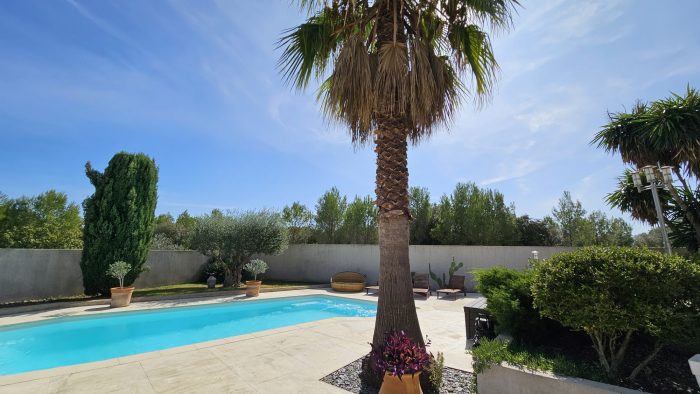 Photo Villa en R+1 de 160m² avec piscine sans vis-à-vis. image 20/32