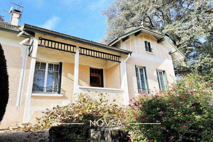 Maison bourgeoise à vendre, 8 pièces - Saint-Didier-au-Mont-d'Or 69370