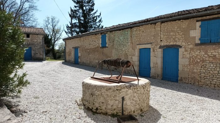 Maison ancienne à vendre, 6 pièces - Sainte-Colombe 17210