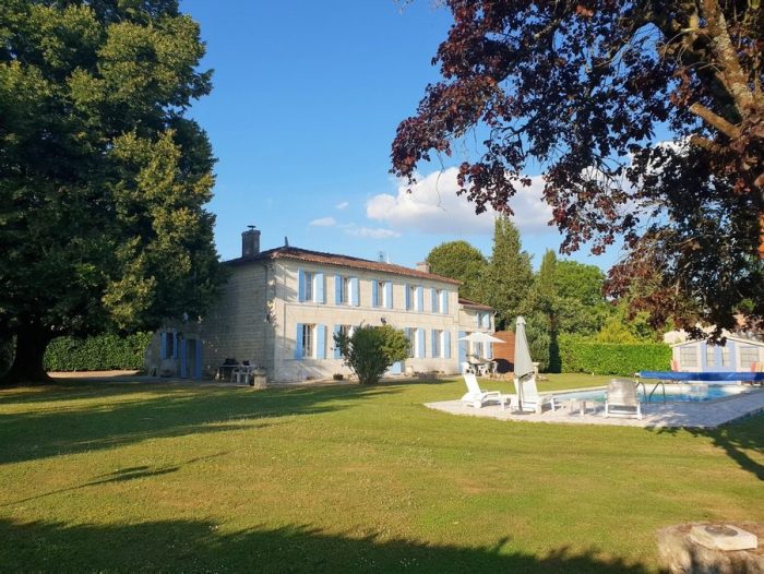 Maison à vendre, 10 pièces - Plassay 17250