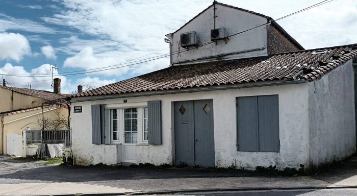 Maison ancienne à vendre, 5 pièces - Étaules 17750