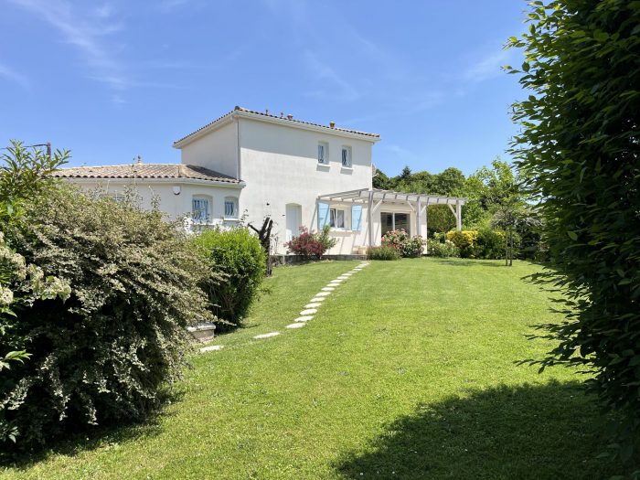 Maison traditionnelle à vendre, 5 pièces - Saint-Augustin 17570