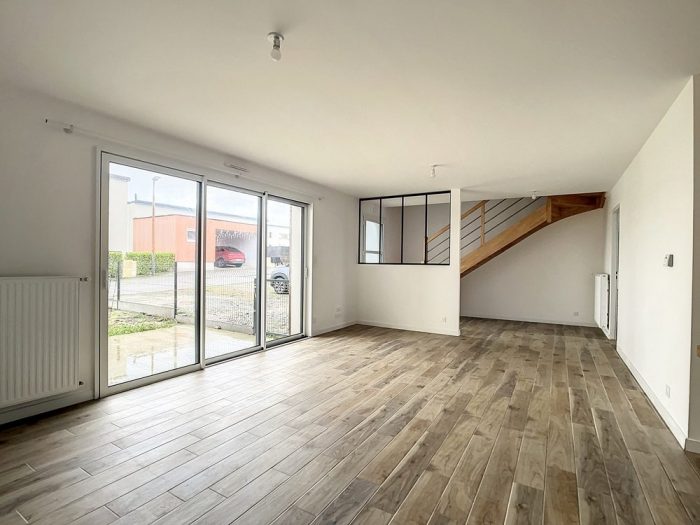 Maison mitoyenne 2 côtés à louer, 5 pièces - Plabennec 29860