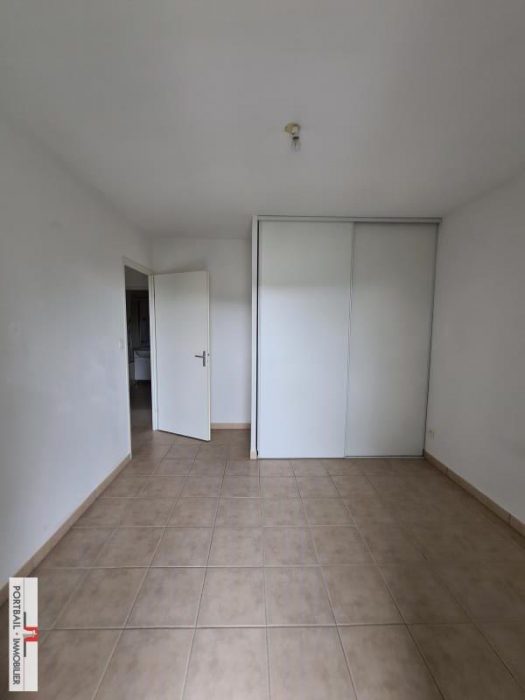 Appartement à louer, 3 pièces - Saint-Martin-Lacaussade 33390