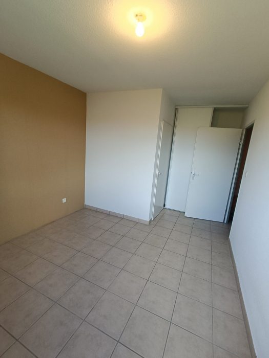 Appartement à louer, 2 pièces - Saint-Martin-Lacaussade 33390