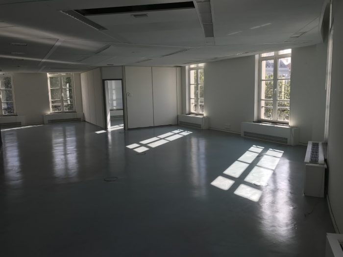 Bureau à louer, 393 m² - Bruxelles 1000