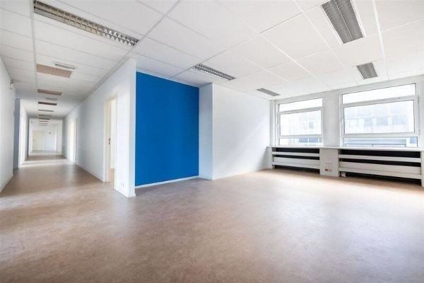 Bureau à louer, 442 m² - Schaerbeek 1030