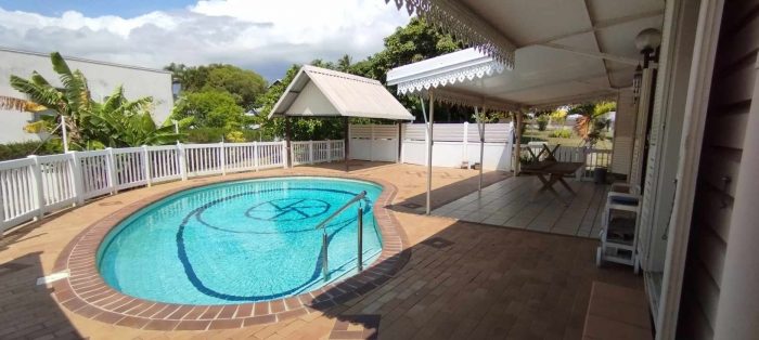 Espace terrasse + piscine  vue 1